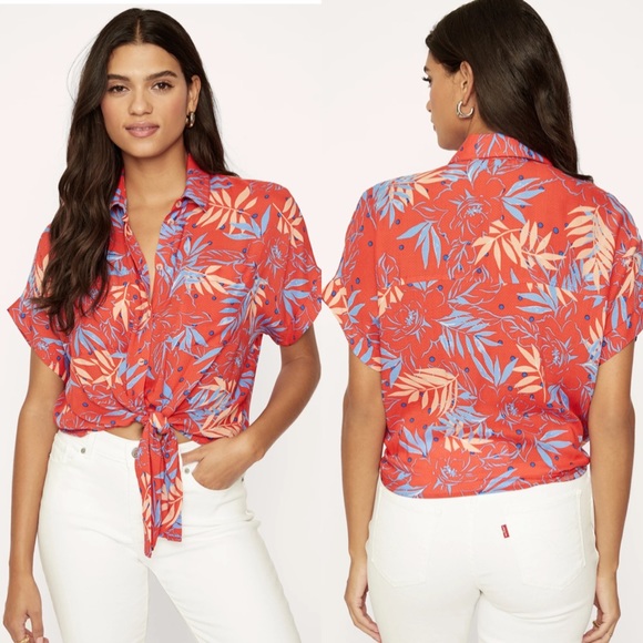 Lost + Wander Tops - Lost + Wander Still On Vacay Shirt